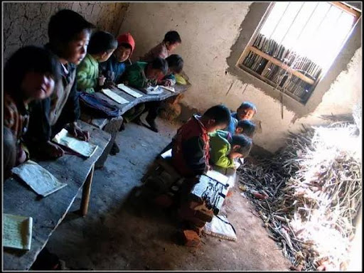 为四川贫困山区儿童捐款书包